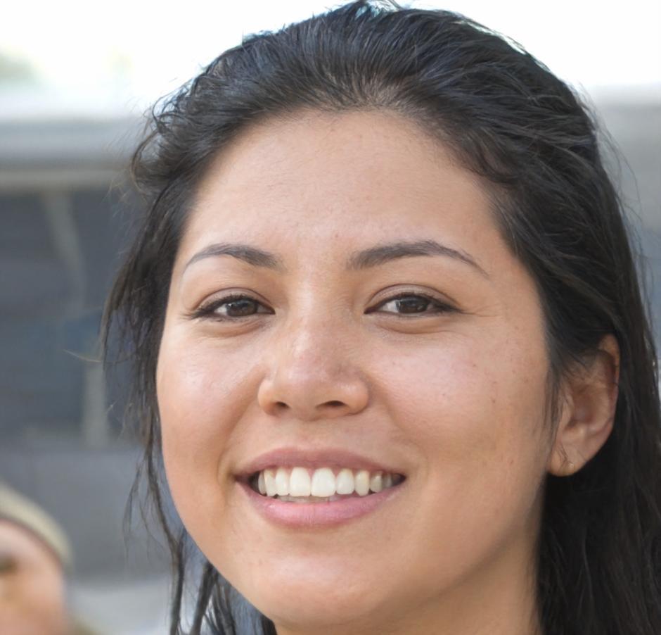 Porträt von Miriam Völker, Expertin für Altersvorsorge und Versicherungen